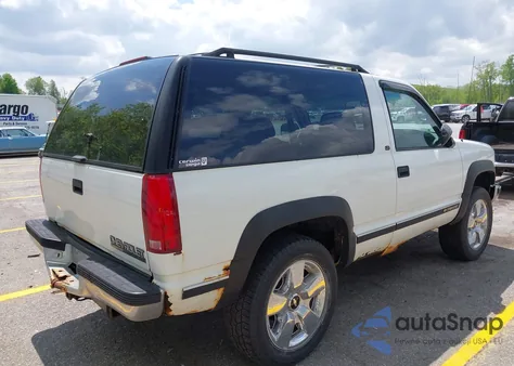 1998 Chevrolet Tahoe from USA, damaged, VIN 3GNEK18R4WG141013
